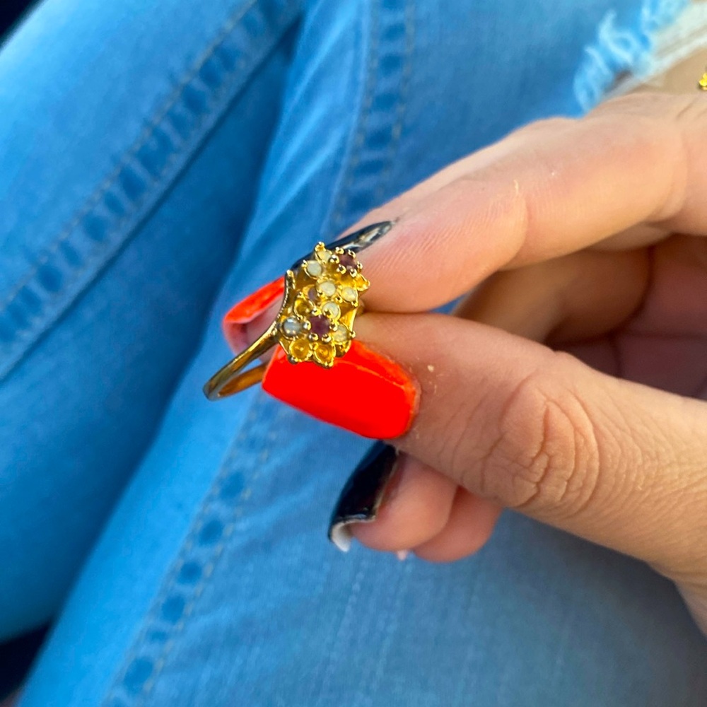 Gold flower ring